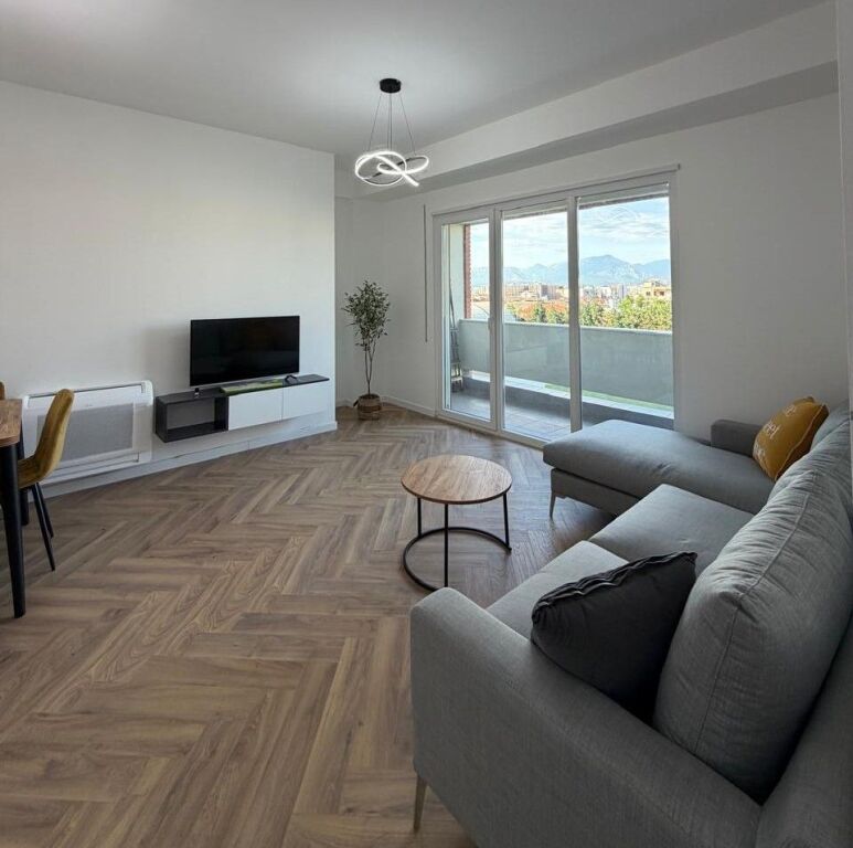 🏡 Jepet me Qira Apartament 1+1 + Post Parkimi tek Golden Park
