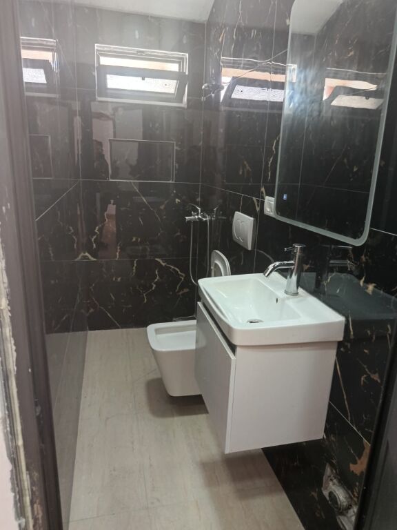 Qera | Garsoniere | Qendra Shëndetësore Qytet Studenti | 250 €/muaj