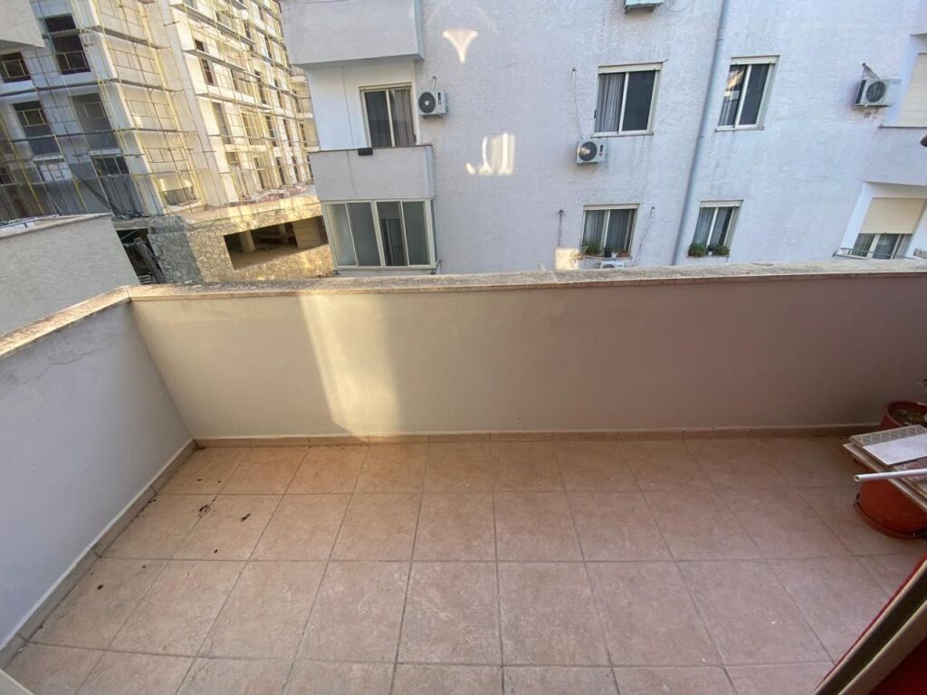 2+1, at hotel Radison Liq i Thate, 225 thousand euros
