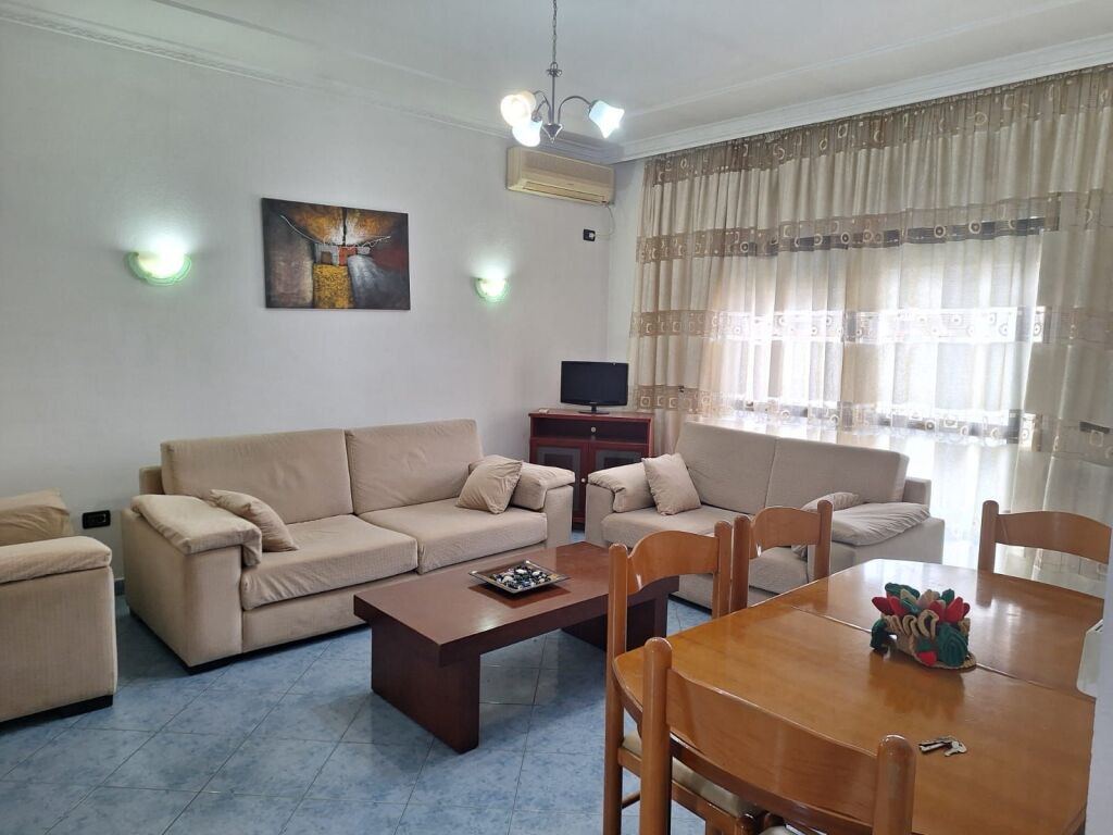 Affitto | Apartament 2 + 1 | Bulevardi I Ri | 450 €/mese