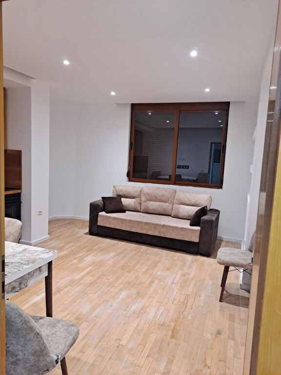 Apartament 2+1 me qira – Stacioni i Trenit !