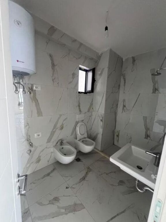 Zyre me qera 2+1 ne Porcelan (ID BZ2673) Tirane