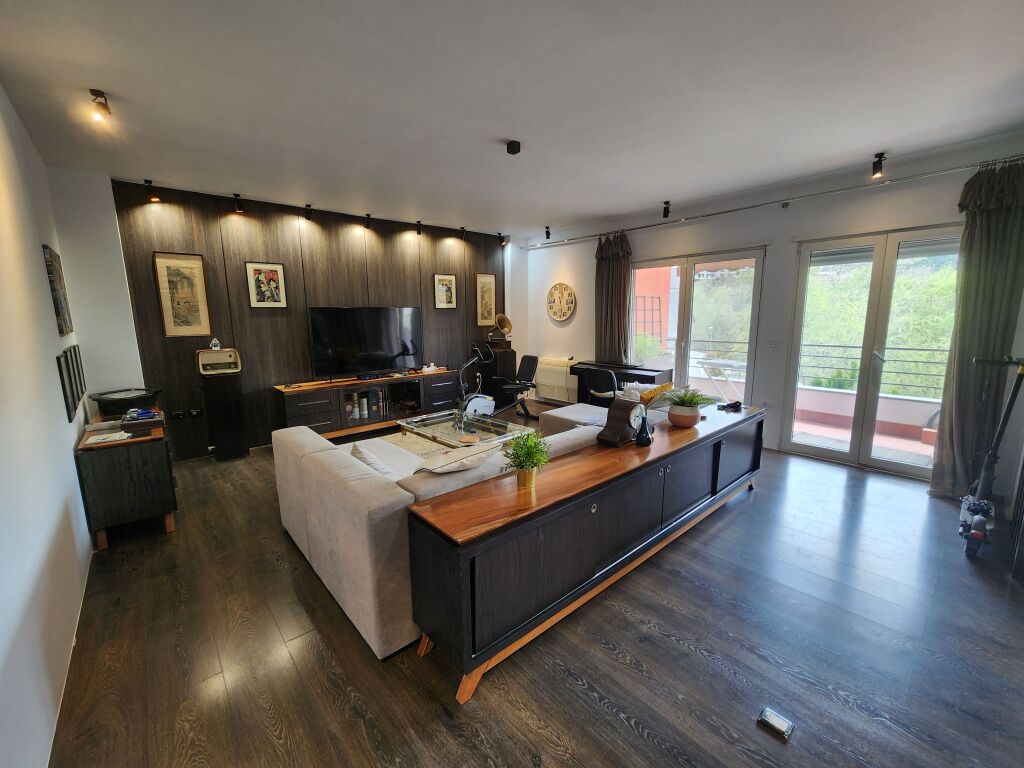 Shitet, Apartament 1+1, Liqeni i Thatë, Tiranë