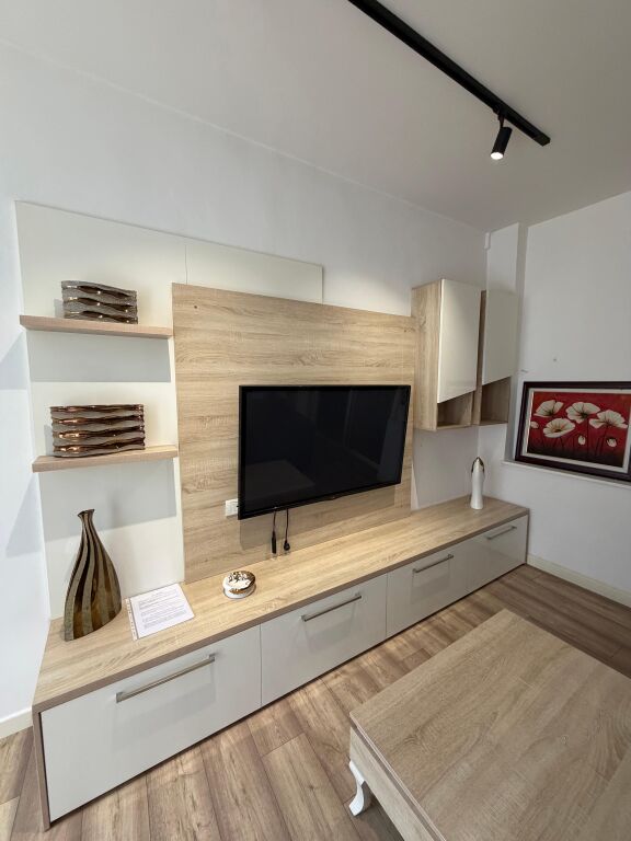 Apartament 1+1 me Qera Rruga e Barrikadave