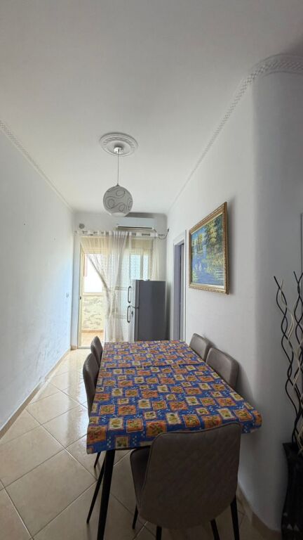 Apartament jepet me qira afatgjat 2+1