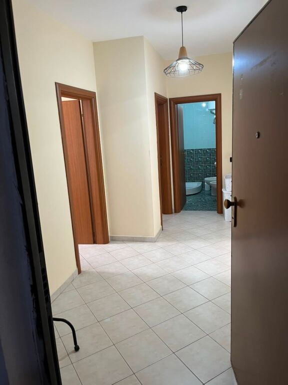 Super Apartament 1+1 per shitje,Bar Artisti.