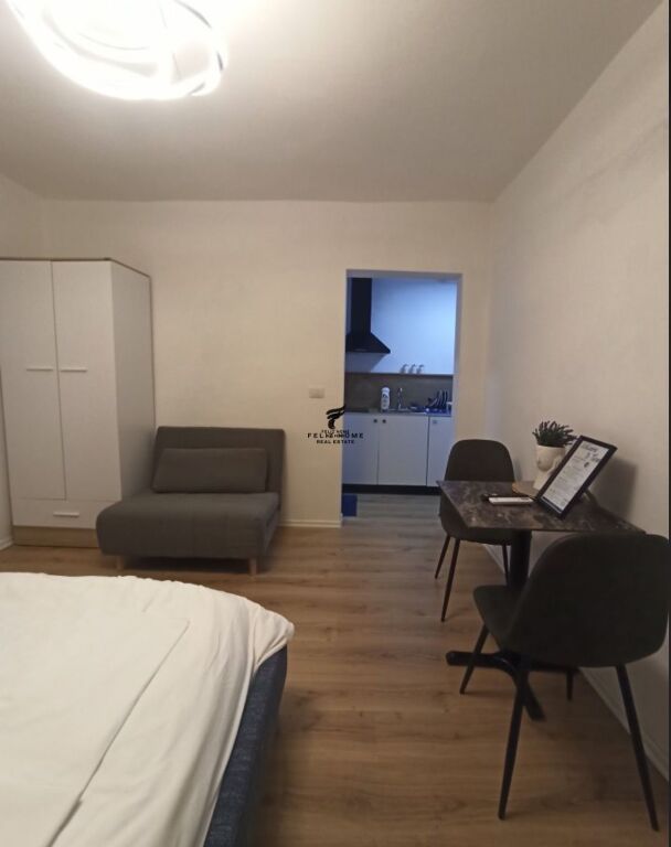 GARSIONERE ME QERA 40 M2 21 DHJETORI 40.000 LEKE FH-76784