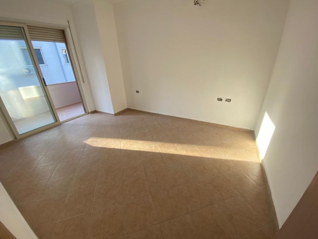 2+1, at hotel Radison Liq i Thate, 225 thousand euros