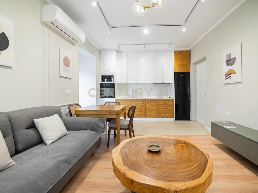 Apartment 2+1 for sale at Pazari i Ri