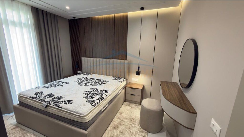 Qera, Apartament 2+ 1+ 2 + Post Parkimi , Jordan Misja , Tirane .
