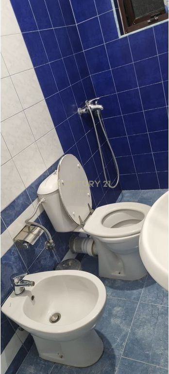 Gasoniere me qira në Selitë Neom141948