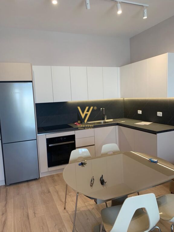 JEPET APARTAMENT 1+1+BLK ME QERA TE NISHARAKU 60.000 LEKE