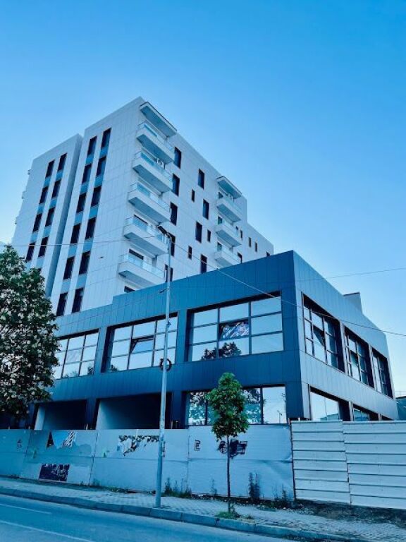 🏡 APARTAMENT ME QERA 2+1 – PËRBALLË UET, KOMPLEKSI GREEN HARMONY
