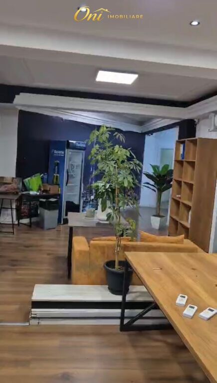 JEPET AMBIENT ZYRE ME QERA 154M2 RRUGA E KAVAJES
