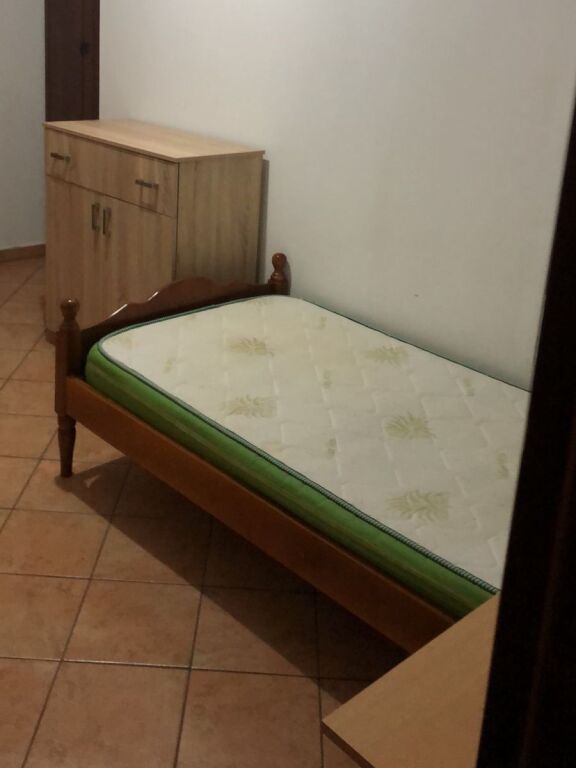 Apartament 2+1 me qira - Komisariatit të Policisë Nr. 4 !
