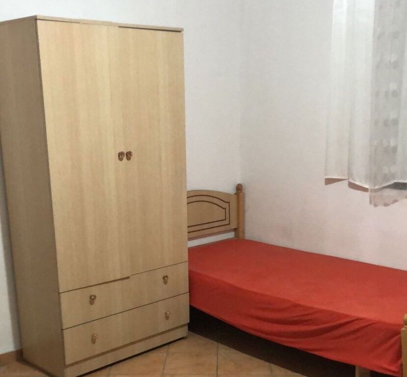 Apartament 2+1 me qira - Komisariatit të Policisë Nr. 4 !