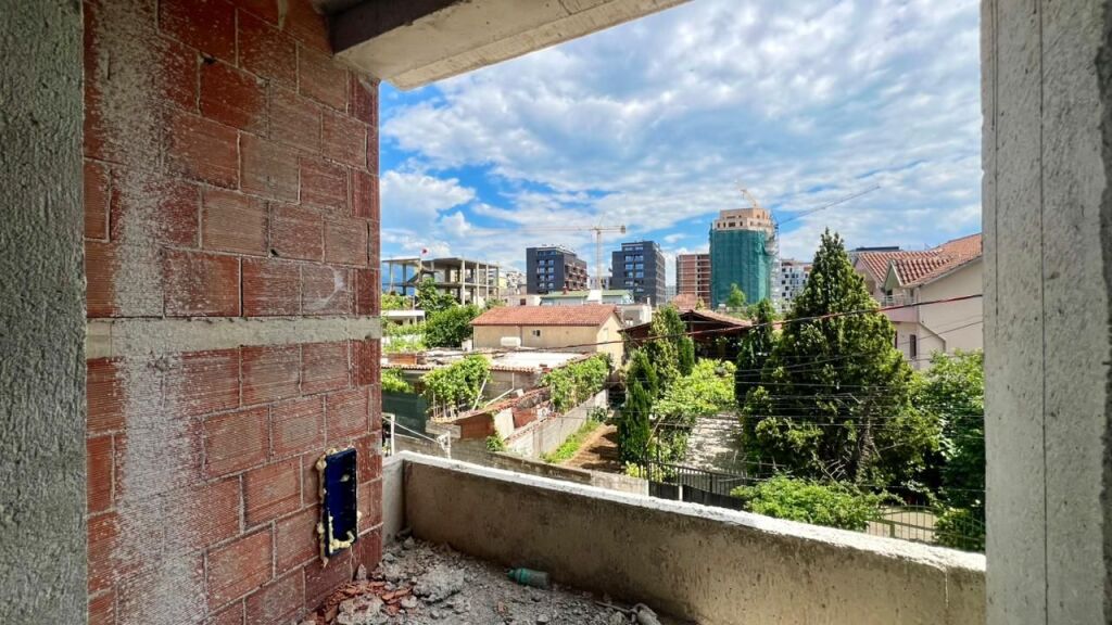 FOR SALE: 1+1 Apartment + 1 Walk-in Closet 📍 Former Aviation Field Area (Opposite Dhori Leka School) – €1,500/m² 🔥 – €130,000 – 84 m² || Installment Payment Available ✨