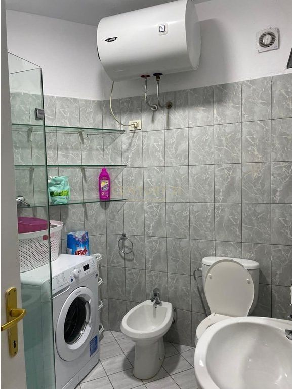 Shkolla e Baletit, apartament 1+1 me qira