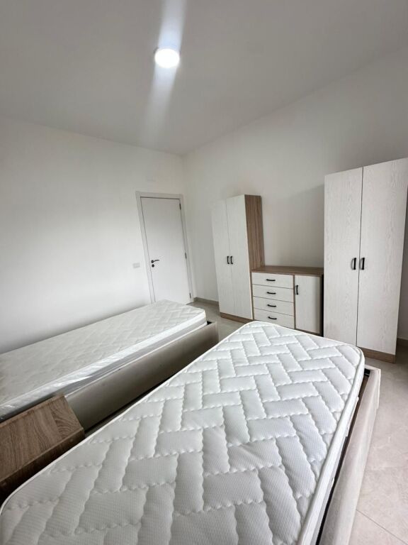 Apartament 2+1+2+Ballkon Per Shitje Ne Paskuqan