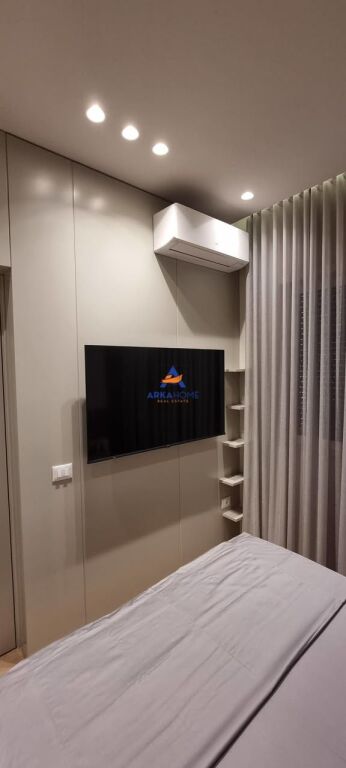 JEPET ME QIRA APARTAMENT 1+1 + VERANDË "KODRA E DIELLIT" 800 EURO