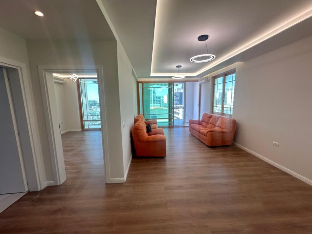Shitet Apartament 2+1 në Golem – Vetëm 100 Metra nga Deti