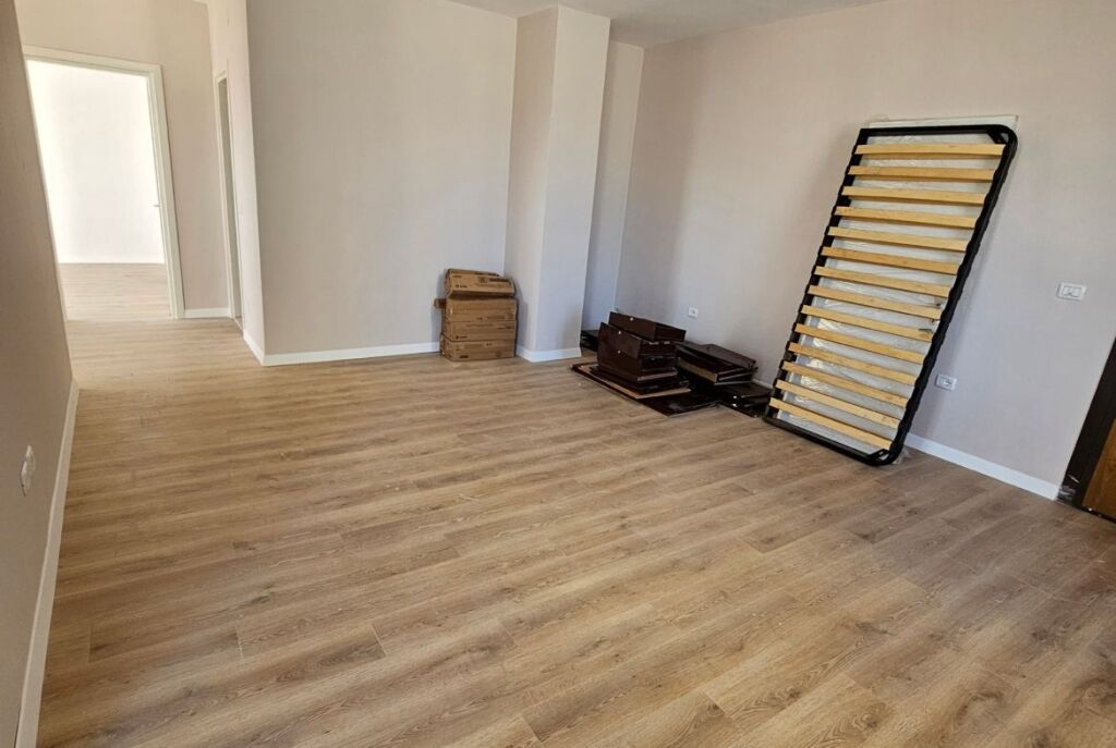 A Astir Vendesi Penthouse A Prezzo OCCASIONE, Solo 845 Euro/m²