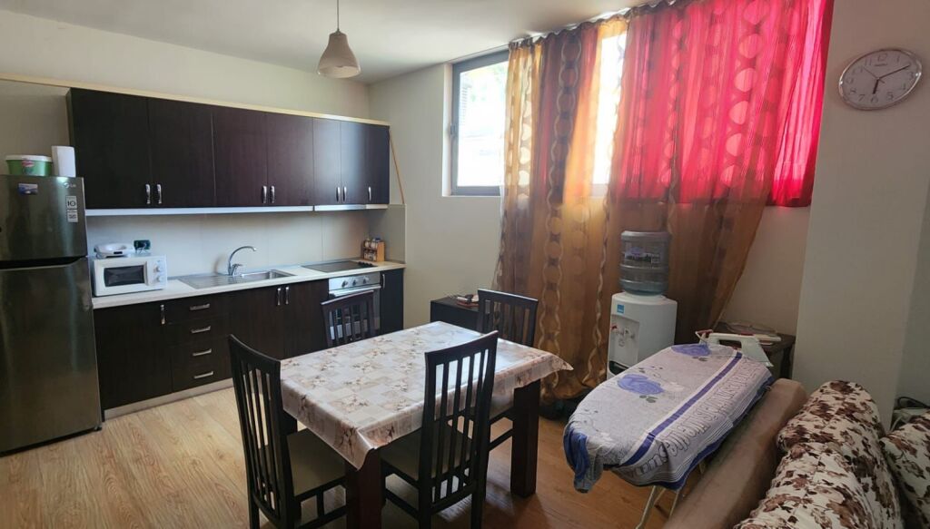 🏡 Jepet Apartament me Qera 2+1 tek Siri Kodra afer Frigoriferit me cmimin 550 Euro