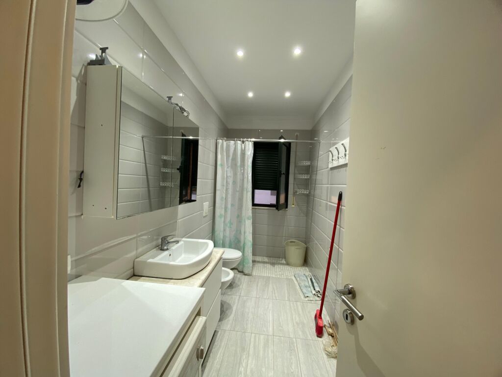 Jepet me qira 3+1 tek Green City