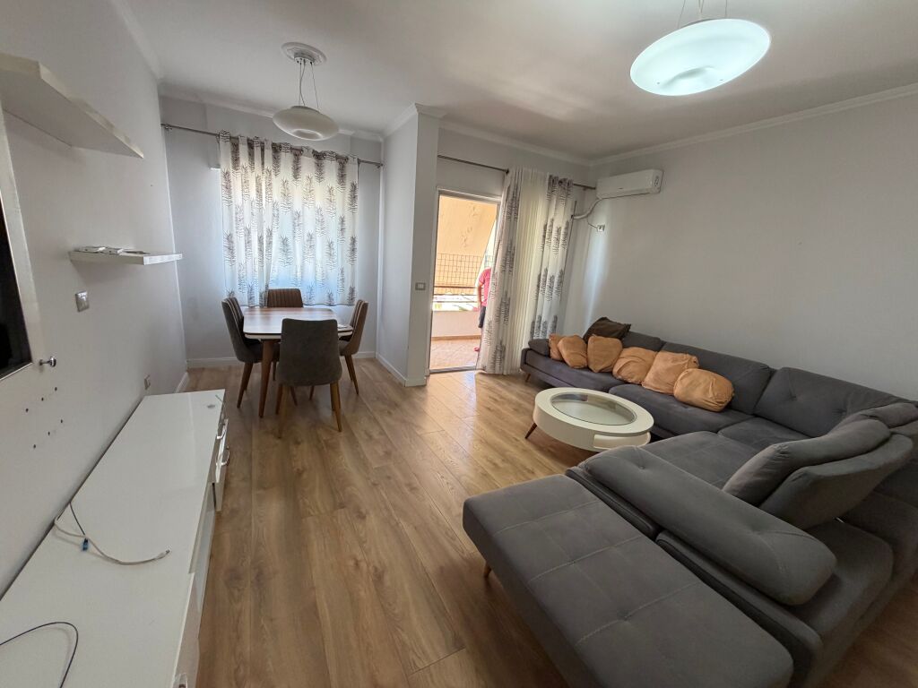 2+1,te restorant kapiten mir zoti,liqeni ,750 mije leke