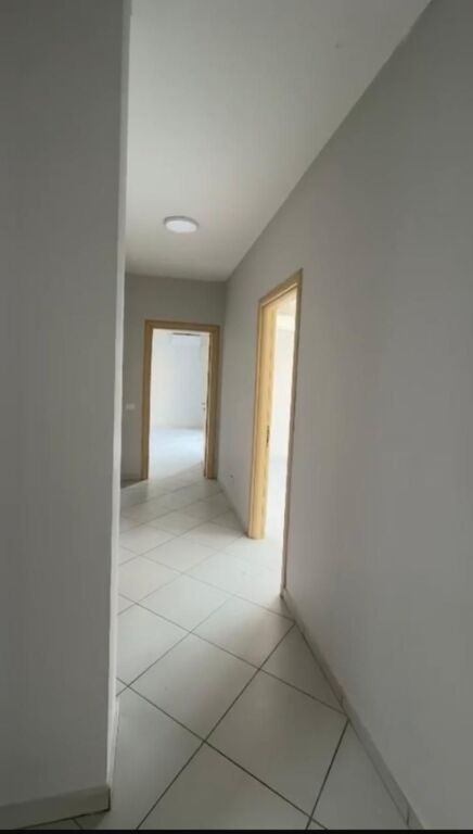 Shitje | Apartament 2 + 1 | Rruga e Kavajës | 320000 €