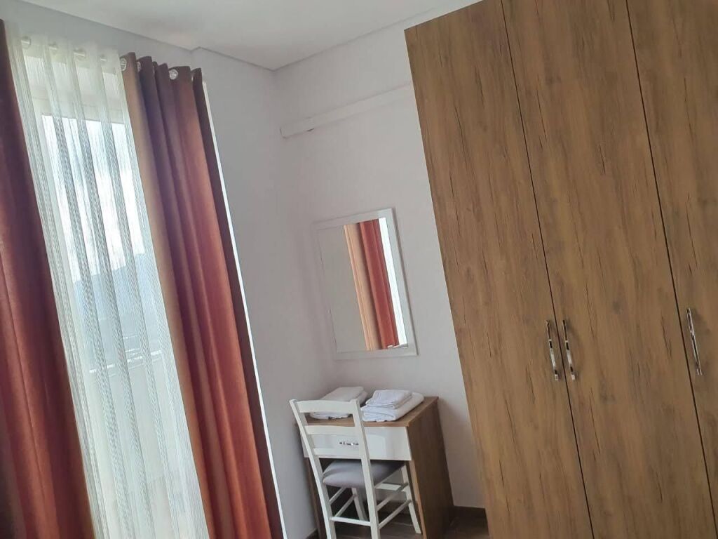 Jepet me qera Apartament i mobiluar,  i ri, 1+1+blk