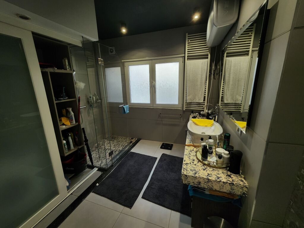 Shitet, Apartament 1+1, Liqeni i Thatë, Tiranë