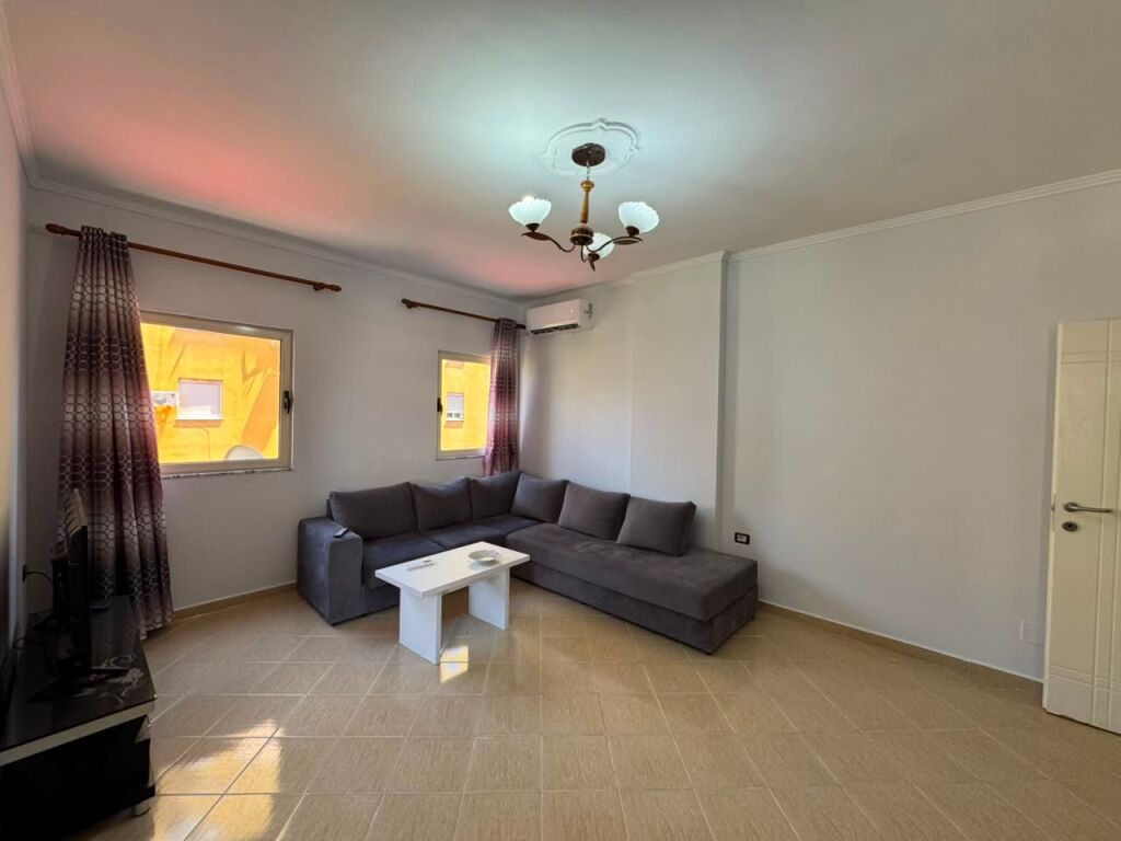 Apartament me qera - Komuna e Parisit