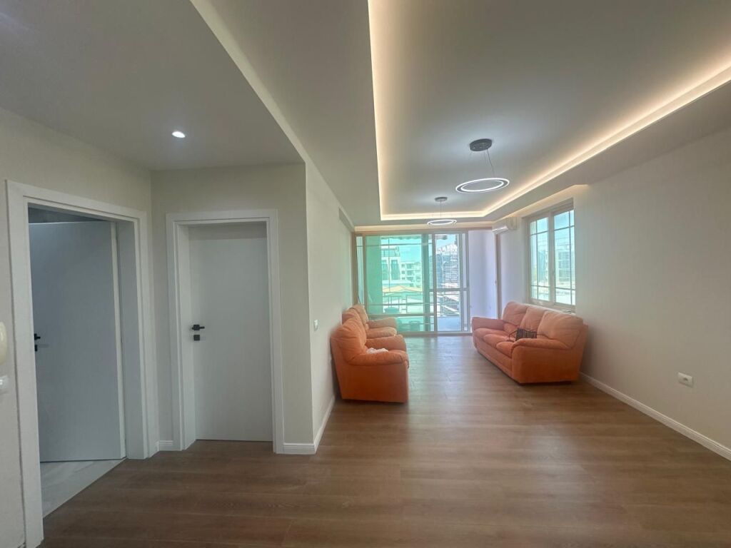 Shitet Apartament 2+1 në Golem – Vetëm 100 Metra nga Deti