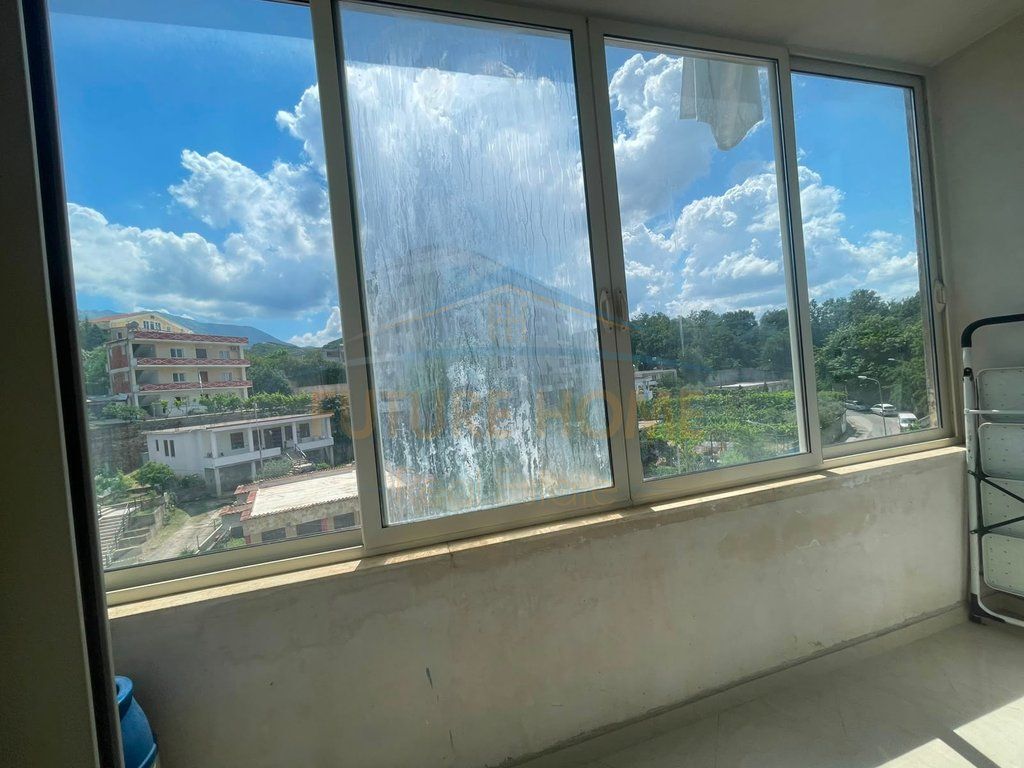 In vendita, Appartamento 2+1, Tufinë, Tirana