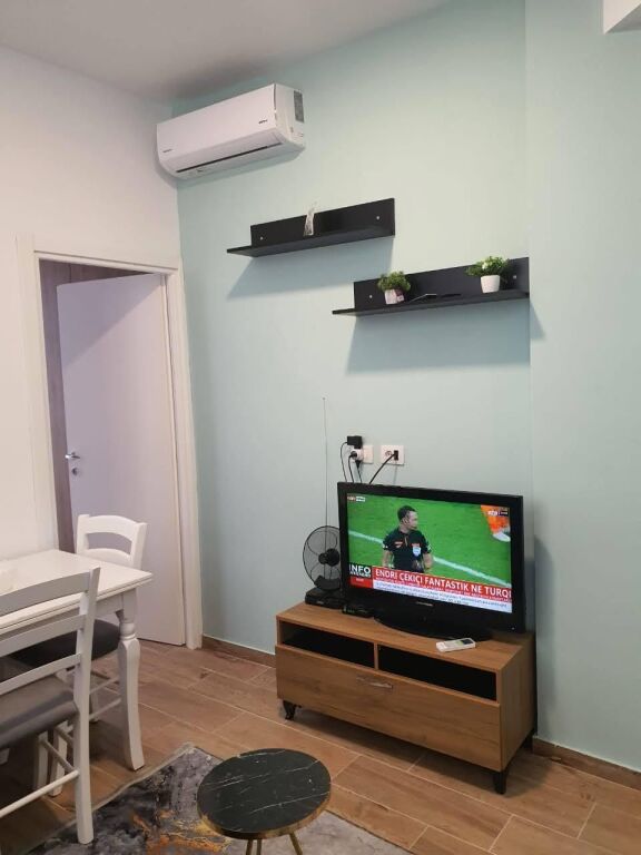 Jepet me qera Apartament i mobiluar,  i ri, 1+1+blk