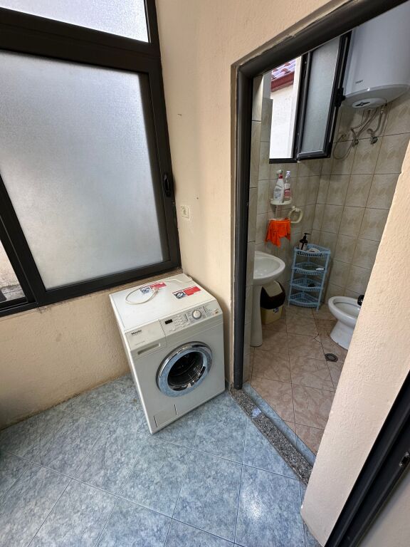 Monolocali in affitto al Rrethi i Shkozes
