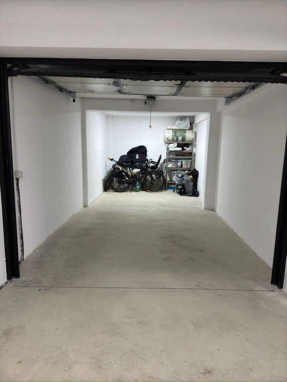 Apartament krejt I ri për shitje ne qender te Korces.