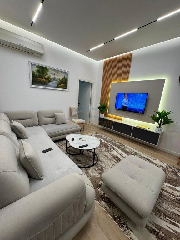 Shitet, Apartament 2+1, Fresk, Tiranë