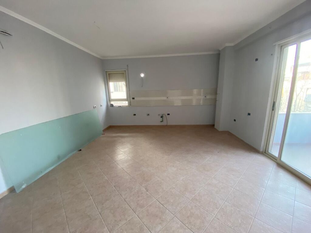 2+1, at hotel Radison Liq i Thate, 225 thousand euros