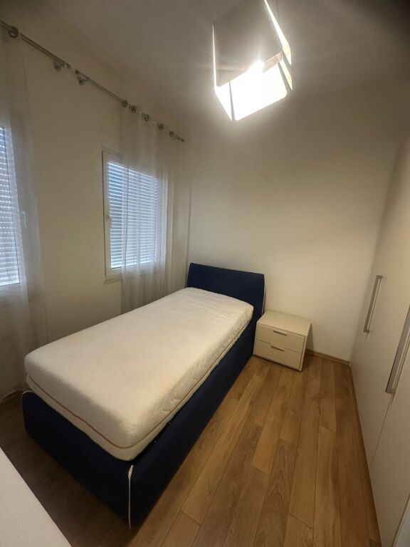 Jepet me qira Vilë tek White House në Teg