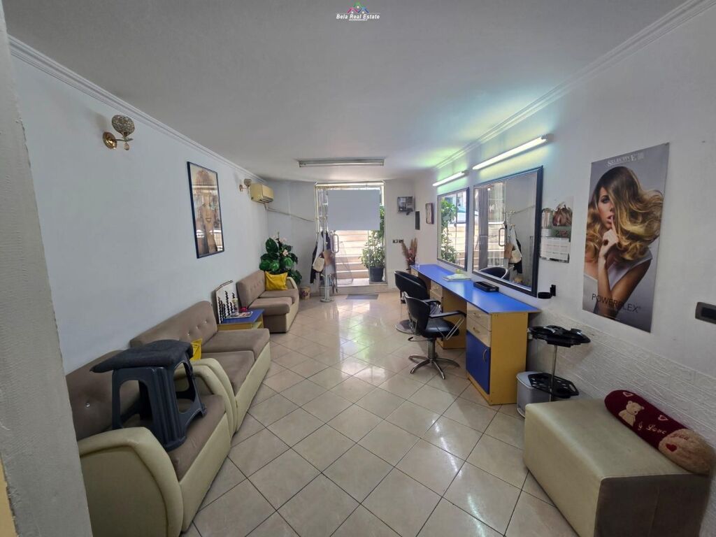 Dyqan Me Qera Tek Rruga e Barrikadave ( ID BD21916) Tirane