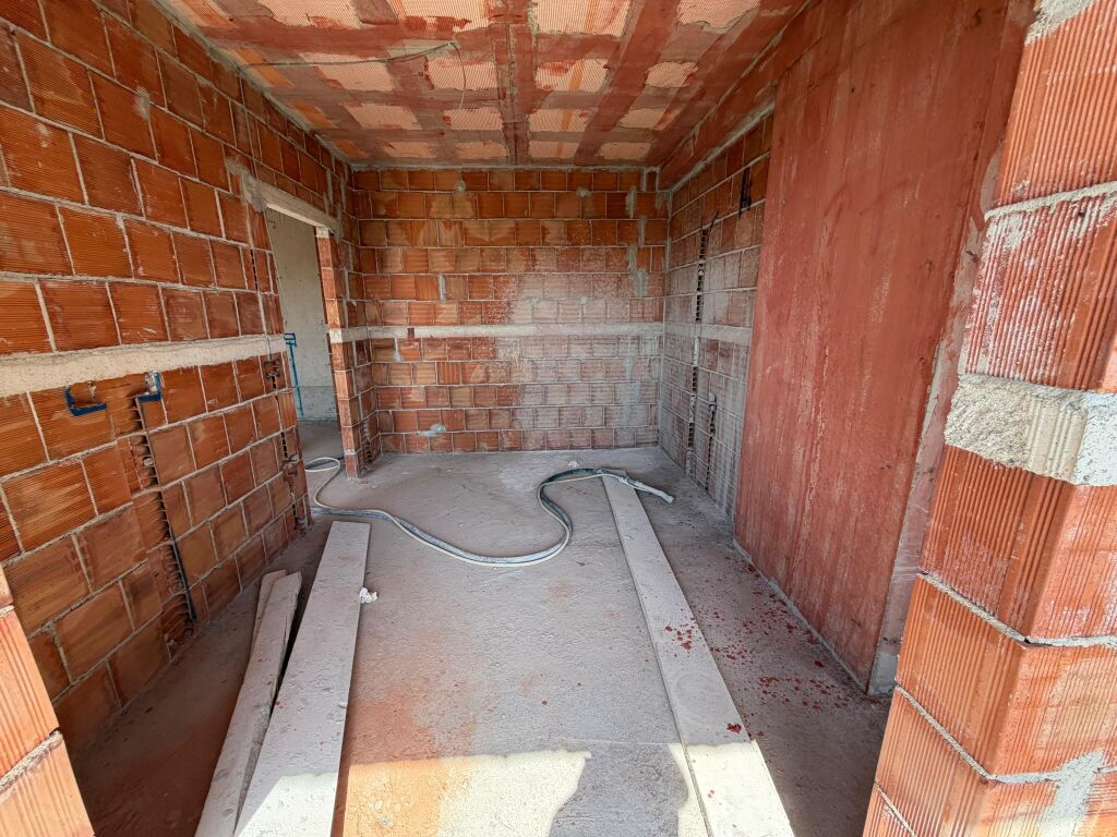 📣 VENDESI Appartamento 1+1 📍 Via “5 Maji”, Tirana ✨