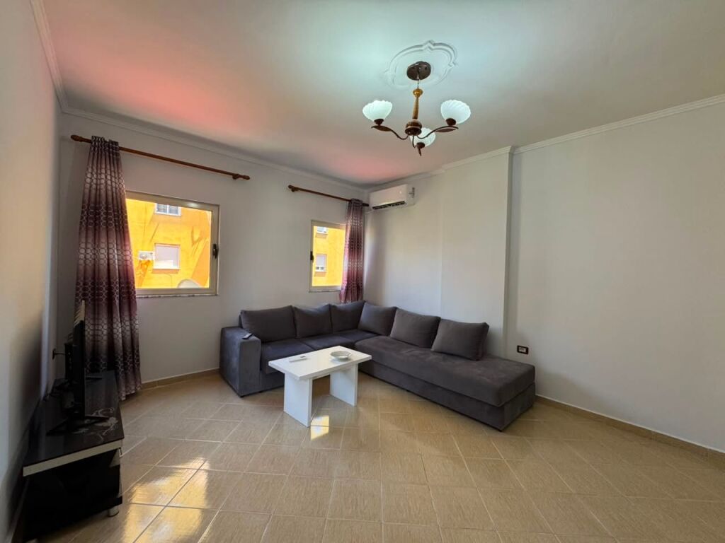 Apartament me qera - Komuna e Parisit