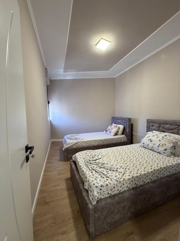 In vendita, appartamento 2+1, presso Hotel Shpiragu – Golem.