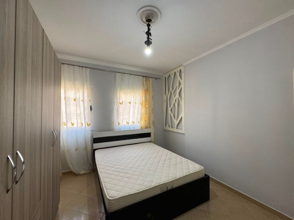 Apartament me qera - Komuna e Parisit