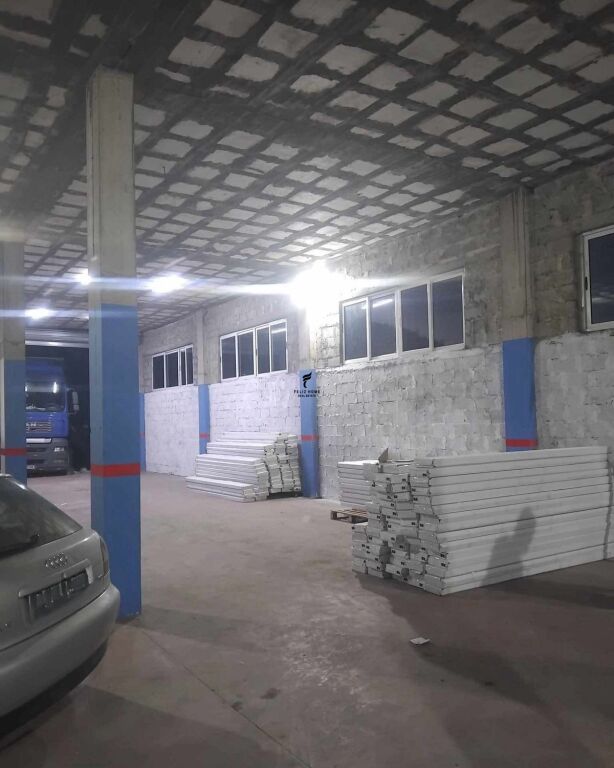 MAGAZZINI IN AFFITTO 350 M2 VORE 120.000 LEKE FH-76826