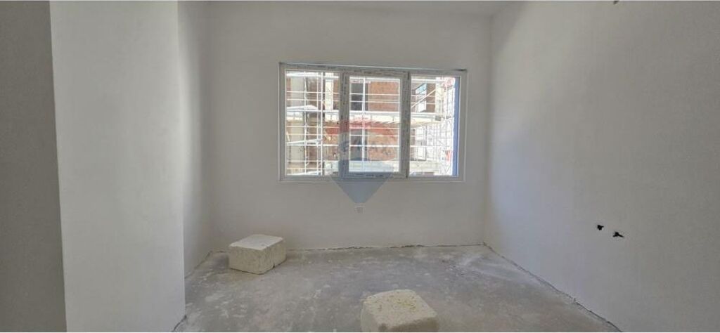 Apartment (2+1) plus garage for sale, Univers City