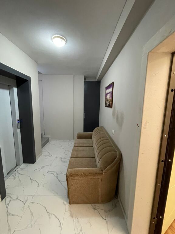 🏡 APARTAMENT ME QERA 2+1+2 ME BALLKON – PRANË SHKOLLES DY GJELAT, DURRËS