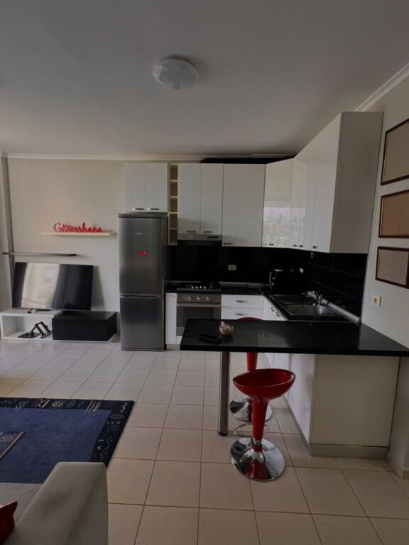 Apartament 1+1 + Post Parkimi me Qira liqeni i ThatëRrugës Peti